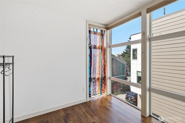 165 20th Avenue, Seattle, WA 98122
