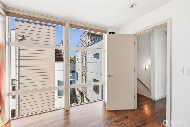 165 20th Avenue, Seattle, WA 98122