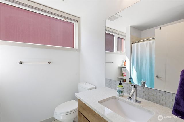 165 20th Avenue, Seattle, WA 98122