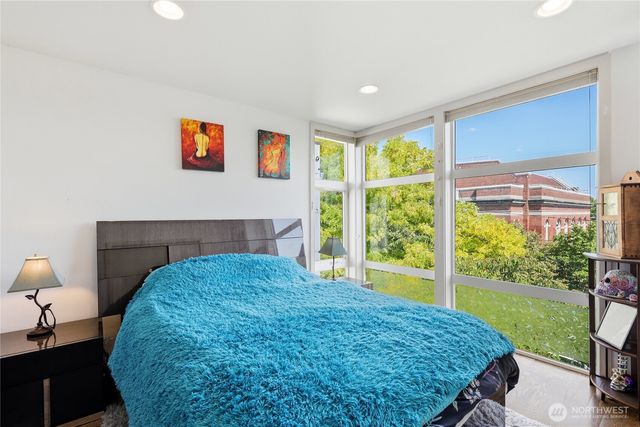 165 20th Avenue, Seattle, WA 98122