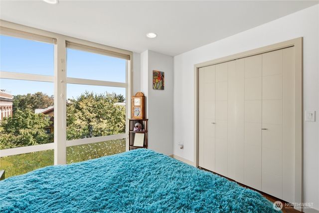 165 20th Avenue, Seattle, WA 98122