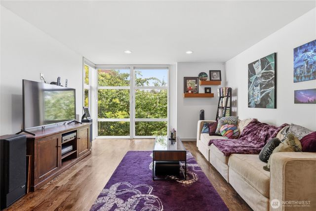 165 20th Avenue, Seattle, WA 98122