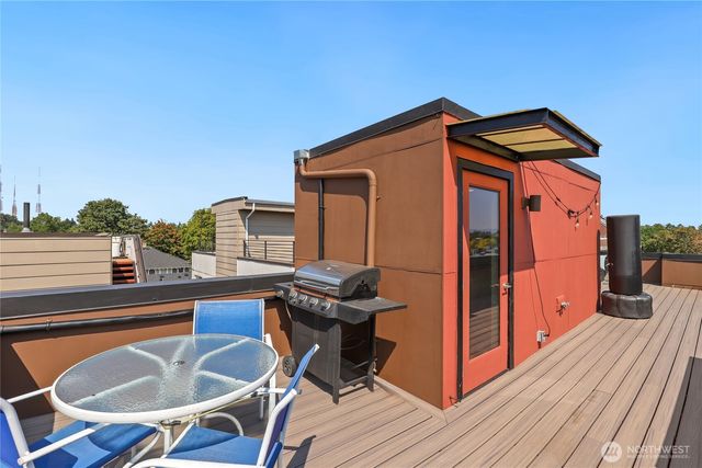 165 20th Avenue, Seattle, WA 98122
