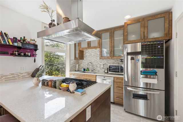 165 20th Avenue, Seattle, WA 98122