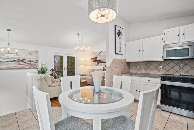 6 Tennyson Road, Warwick, RI 02888