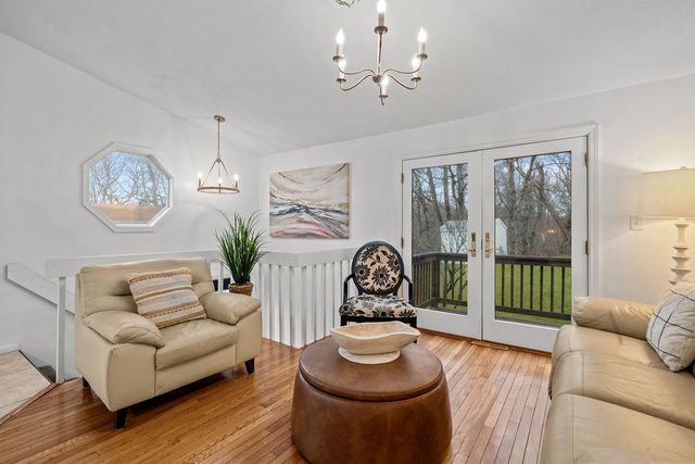 6 Tennyson Road, Warwick, RI 02888