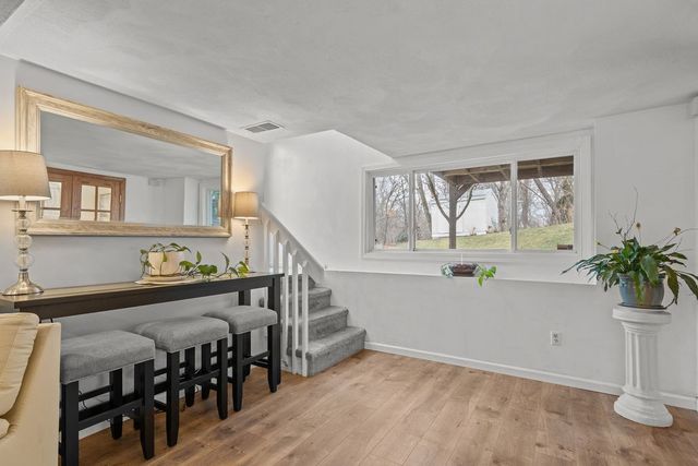 6 Tennyson Road, Warwick, RI 02888