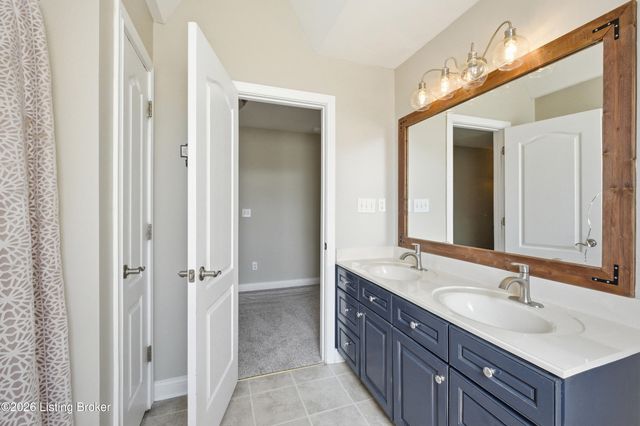 5141 Craigs Creek Dr, Louisville, KY 40241
