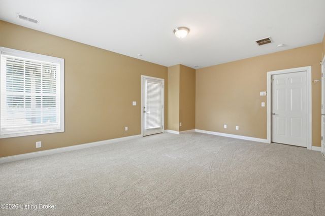 5141 Craigs Creek Dr, Louisville, KY 40241