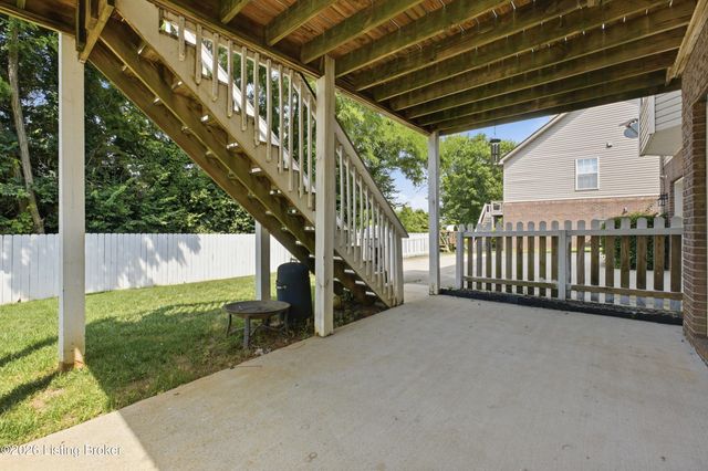 5141 Craigs Creek Dr, Louisville, KY 40241