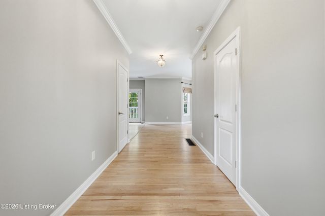 5141 Craigs Creek Dr, Louisville, KY 40241