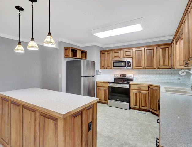 217 Hermlee Street, Hot Springs, AR 71913