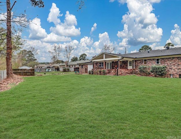 217 Hermlee Street, Hot Springs, AR 71913