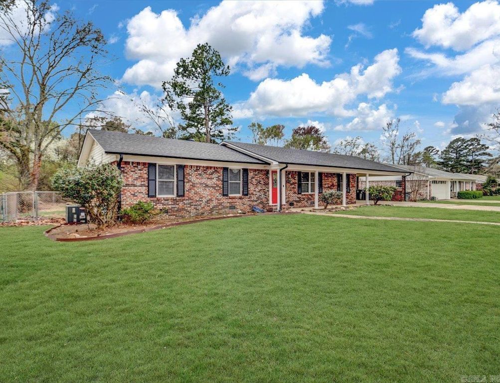 217 Hermlee Street, Hot Springs, AR 71913