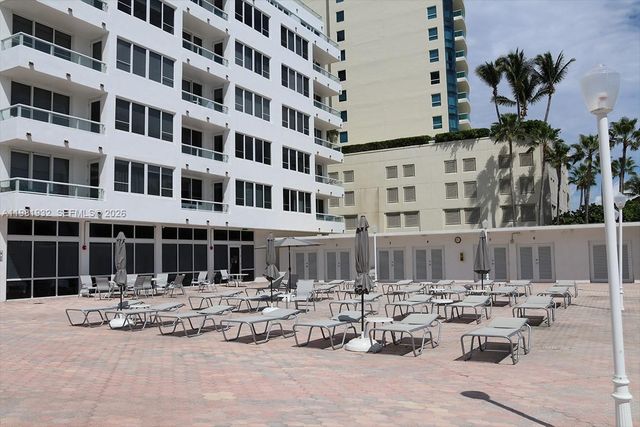 5005 Collins Ave 518, Miami Beach, FL 33140