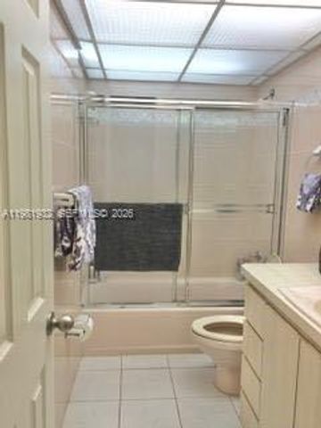 5005 Collins Ave 518, Miami Beach, FL 33140