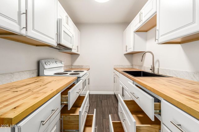 286 W PALOMINO Drive 75, Chandler, AZ 85225