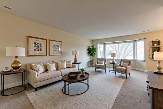 3100 Roberts Drive 5, Woodridge, IL 60517