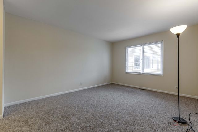 3100 Roberts Drive 5, Woodridge, IL 60517