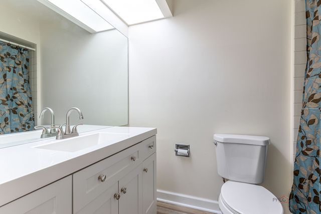 3100 Roberts Drive 5, Woodridge, IL 60517