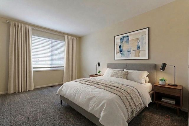 3100 Roberts Drive 5, Woodridge, IL 60517