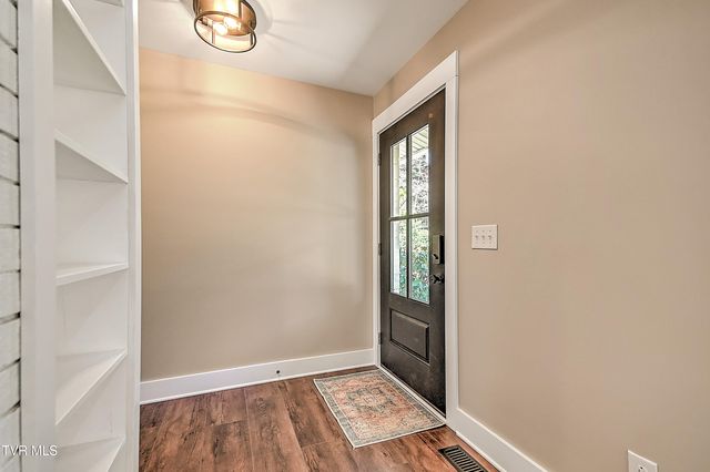 3601 Hazelnut Drive, Kingsport, TN 37664