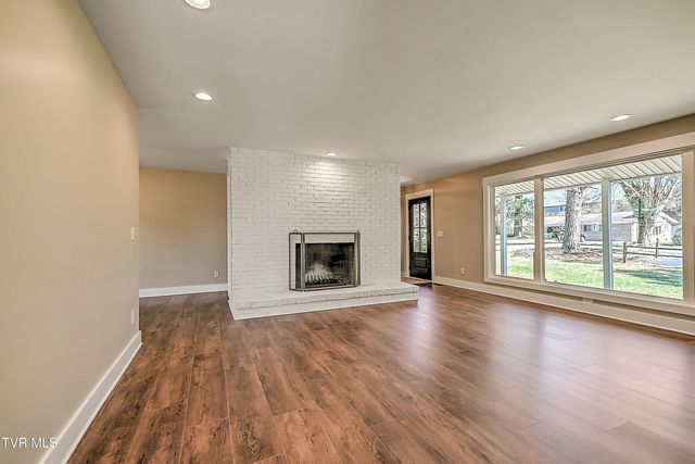 3601 Hazelnut Drive, Kingsport, TN 37664