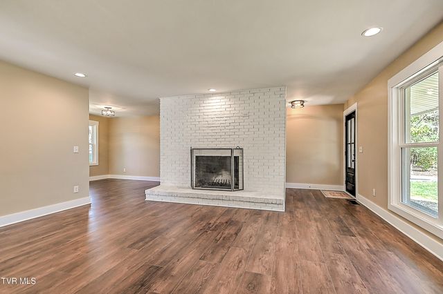 3601 Hazelnut Drive, Kingsport, TN 37664