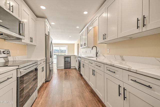 3601 Hazelnut Drive, Kingsport, TN 37664