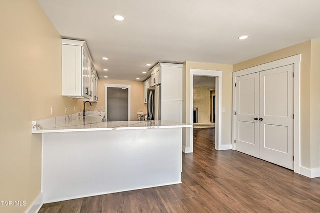 3601 Hazelnut Drive, Kingsport, TN 37664