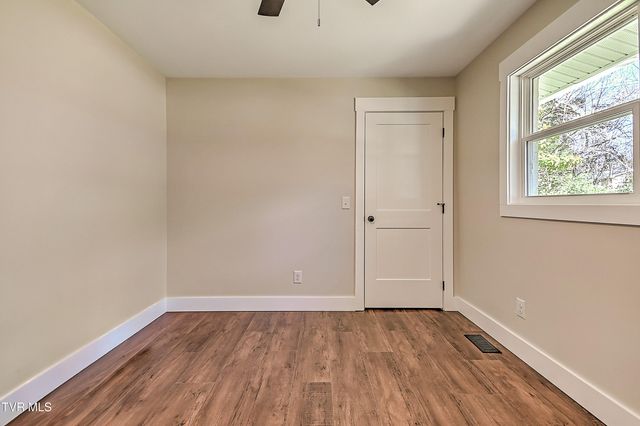 3601 Hazelnut Drive, Kingsport, TN 37664