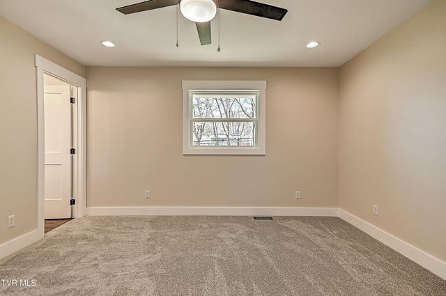 3601 Hazelnut Drive, Kingsport, TN 37664