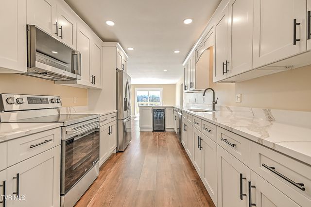 3601 Hazelnut Drive, Kingsport, TN 37664