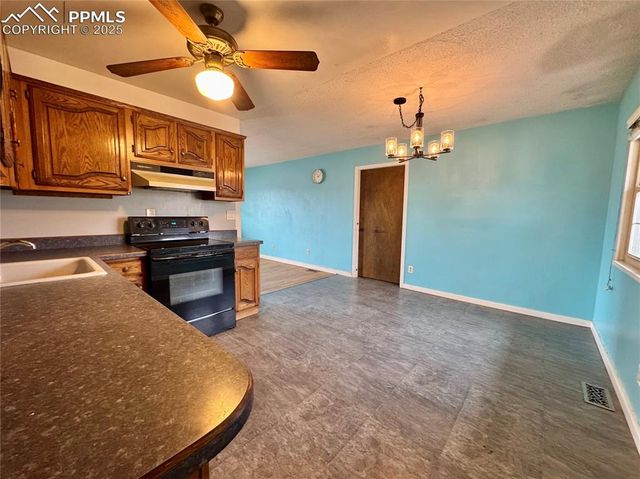 1805 Couch Place, Colorado Springs, CO 80911