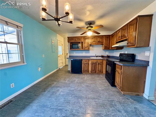 1805 Couch Place, Colorado Springs, CO 80911