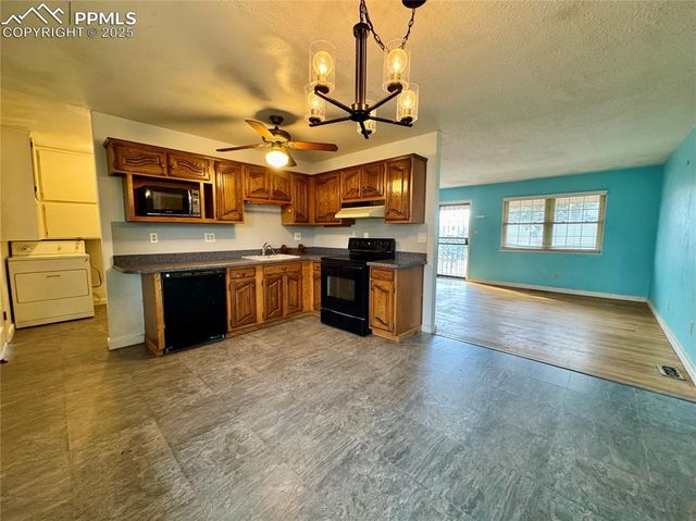 1805 Couch Place, Colorado Springs, CO 80911