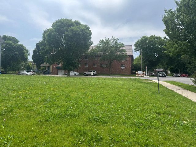 550 N 28TH STREET, Milwaukee, WI 53208