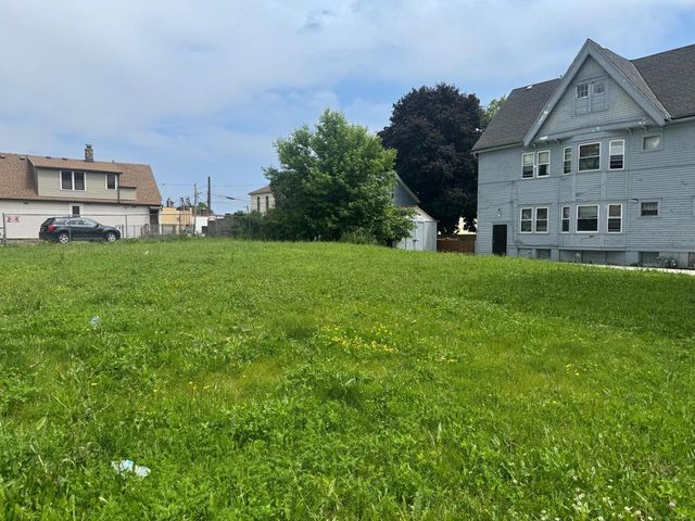 550 N 28TH STREET, Milwaukee, WI 53208