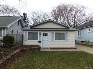 535 E Lewiston Avenue, Ferndale, MI 48220