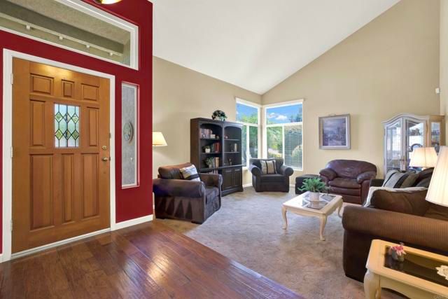 2207 Pleasantwood Lane, Escondido, CA 92026