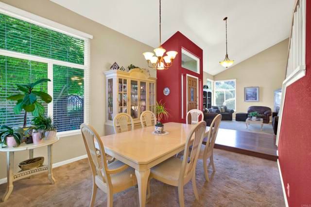 2207 Pleasantwood Lane, Escondido, CA 92026