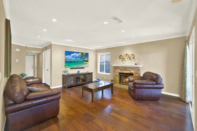 2207 Pleasantwood Lane, Escondido, CA 92026