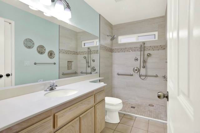 2207 Pleasantwood Lane, Escondido, CA 92026