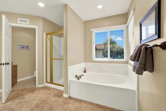 2207 Pleasantwood Lane, Escondido, CA 92026