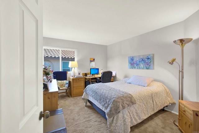 2207 Pleasantwood Lane, Escondido, CA 92026