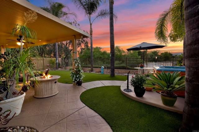 2207 Pleasantwood Lane, Escondido, CA 92026