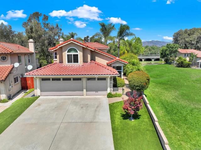 2207 Pleasantwood Lane, Escondido, CA 92026