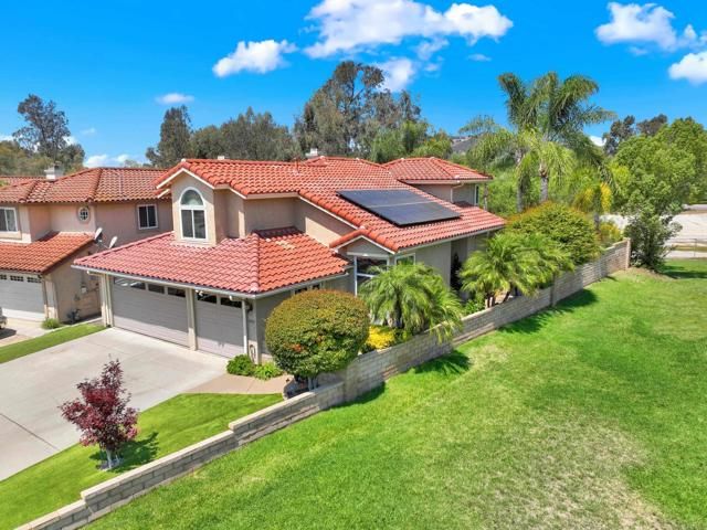 2207 Pleasantwood Lane, Escondido, CA 92026