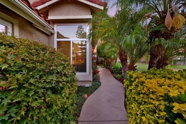 2207 Pleasantwood Lane, Escondido, CA 92026