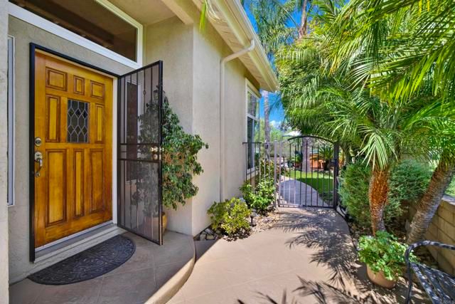 2207 Pleasantwood Lane, Escondido, CA 92026